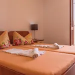 2 Bedroom Stunning Apartment In Makarska