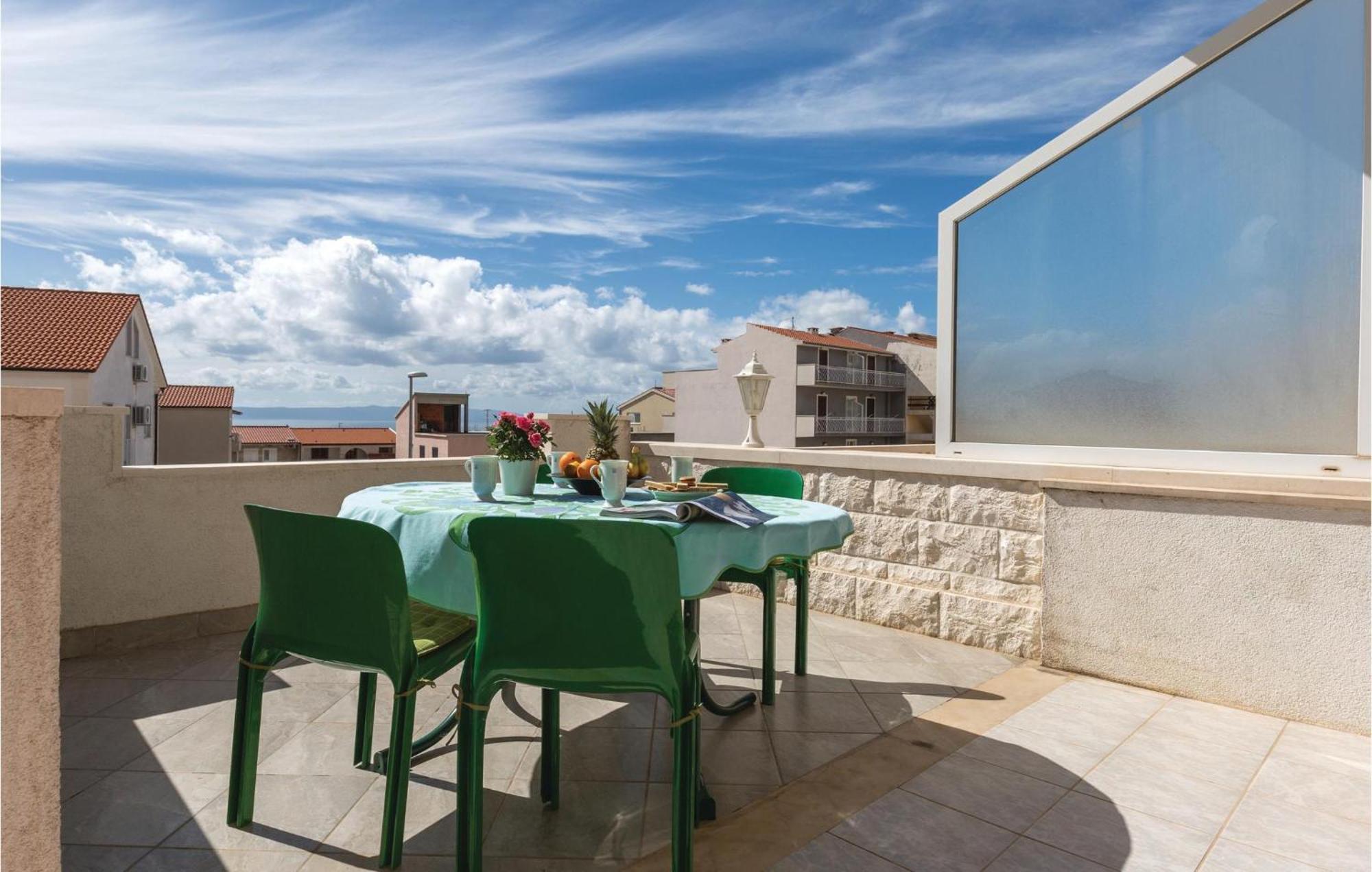 2 Bedroom Stunning Apartment In Makarska * Makarska